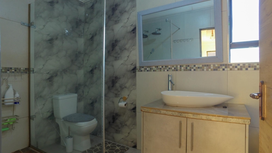 5 Bedroom Property for Sale in Waterkloof East North West